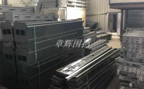 金屬圍擋安裝費多少錢一米？
