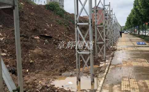 金屬圍擋在工業(yè)和物流設施中的作用是什么？